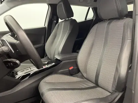 PEUGEOT 2008 II - voiture d'occasion - Photo 18