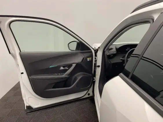 PEUGEOT 2008 II - voiture d'occasion - Photo 19
