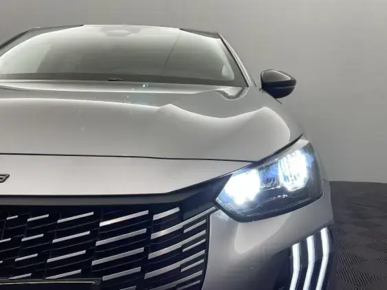 PEUGEOT 208 II - voiture d'occasion - Photo 20