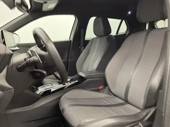 PEUGEOT 2008 II - voiture d'occasion - Photo 17