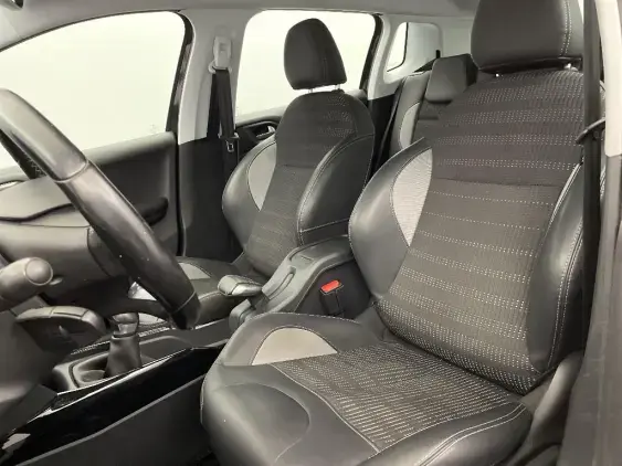 PEUGEOT 2008 - voiture d'occasion - Photo 17