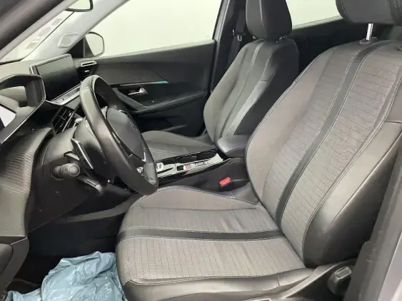 PEUGEOT 2008 II - voiture d'occasion - Photo 18