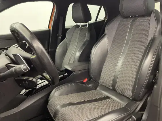 PEUGEOT 2008 II - voiture d'occasion - Photo 18