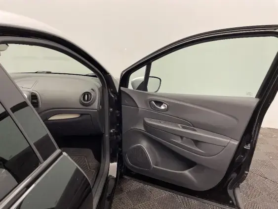 RENAULT CAPTUR - voiture d'occasion - Photo 20