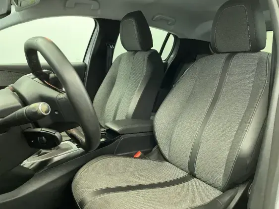 PEUGEOT 208 II - voiture d'occasion - Photo 17
