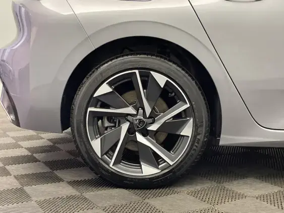 PEUGEOT 308 III - voiture d'occasion - Photo 24