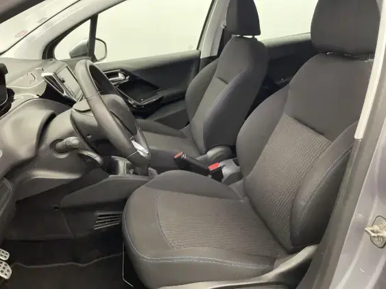 PEUGEOT 208 - voiture d'occasion - Photo 17