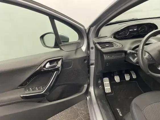 PEUGEOT 208 - voiture d'occasion - Photo 18