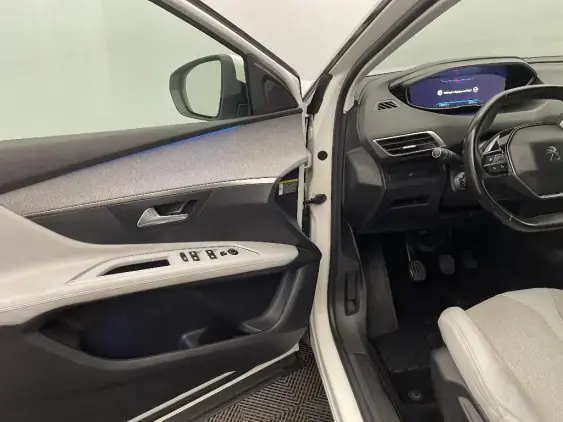 PEUGEOT 3008 II - voiture d'occasion - Photo 19