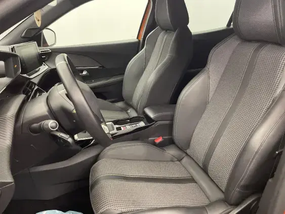 PEUGEOT 2008 II - voiture d'occasion - Photo 17