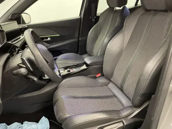 PEUGEOT 2008 II - voiture d'occasion - Photo 16
