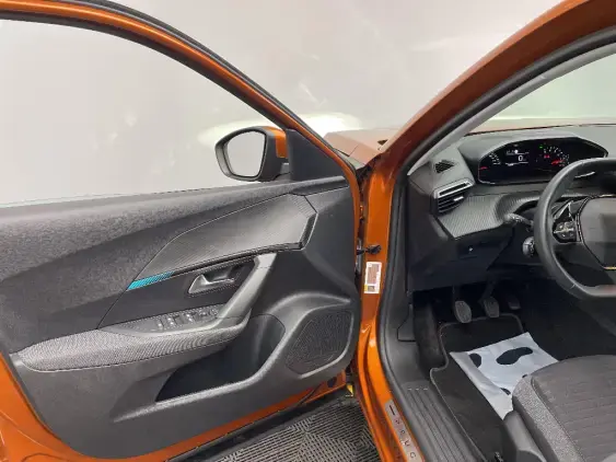 PEUGEOT 2008 II - voiture d'occasion - Photo 17