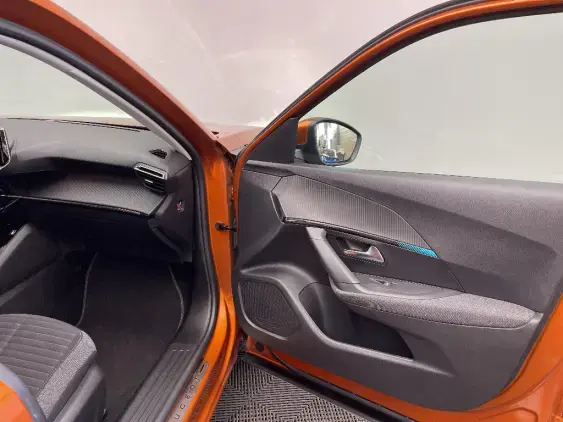 PEUGEOT 2008 II - voiture d'occasion - Photo 18