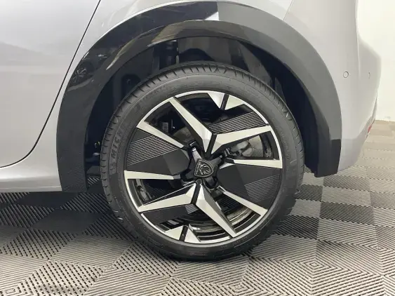 PEUGEOT 208 II - voiture d'occasion - Photo 21