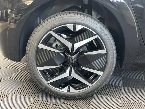 PEUGEOT 208 II - voiture d'occasion - Photo 23