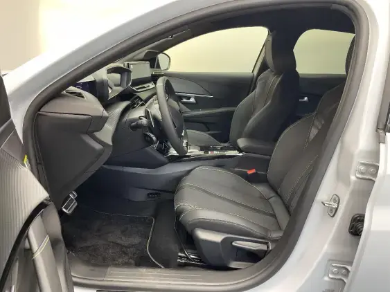 PEUGEOT 208 II - voiture d'occasion - Photo 17