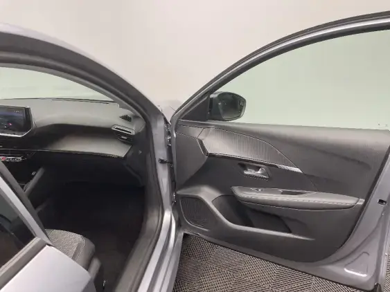 PEUGEOT 208 II - voiture d'occasion - Photo 18