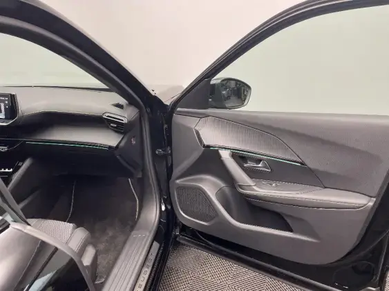 PEUGEOT 2008 II - voiture d'occasion - Photo 17