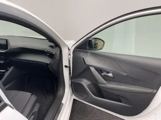 PEUGEOT 208 II - voiture d'occasion - Photo 17