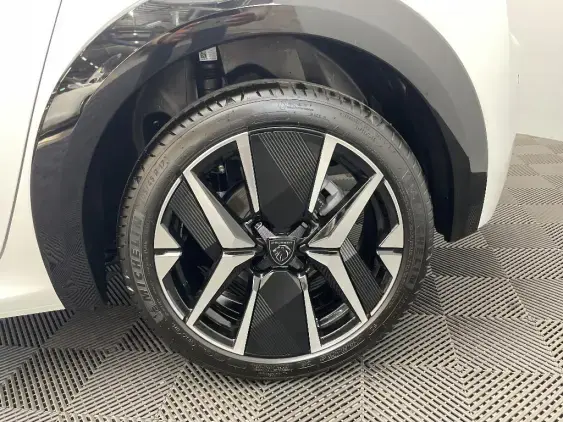 PEUGEOT 208 II - voiture d'occasion - Photo 21