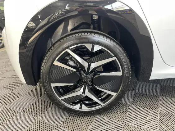 PEUGEOT 208 II - voiture d'occasion - Photo 22