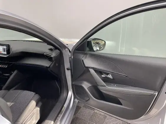 PEUGEOT 208 II - voiture d'occasion - Photo 19