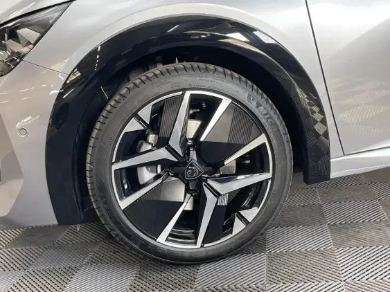 PEUGEOT 208 II - voiture d'occasion - Photo 21