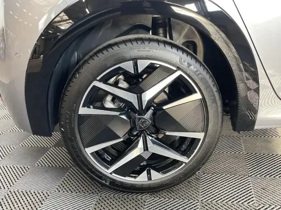 PEUGEOT 208 II - voiture d'occasion - Photo 23