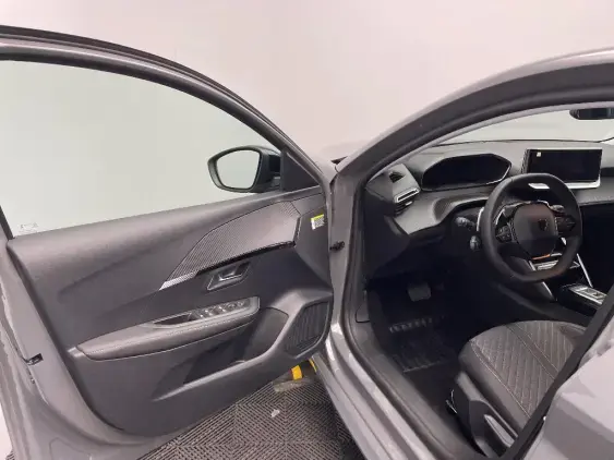 PEUGEOT 208 II - voiture d'occasion - Photo 16