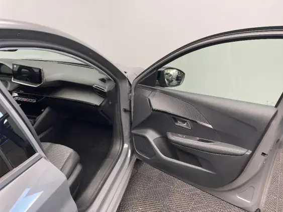 PEUGEOT 208 II - voiture d'occasion - Photo 17