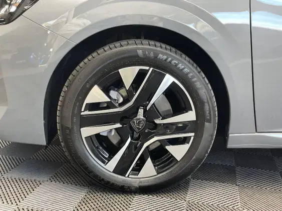 PEUGEOT 208 II - voiture d'occasion - Photo 19