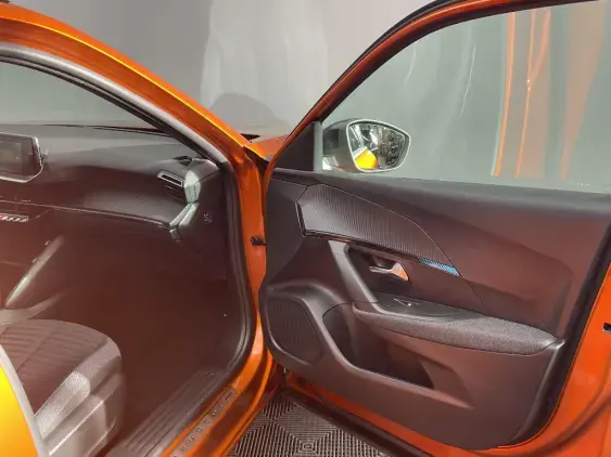 PEUGEOT 2008 ELECTRIQUE II - voiture d'occasion - Photo 18