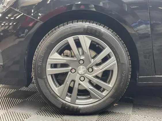 PEUGEOT 208 BUSINESS R II - voiture d'occasion - Photo 20