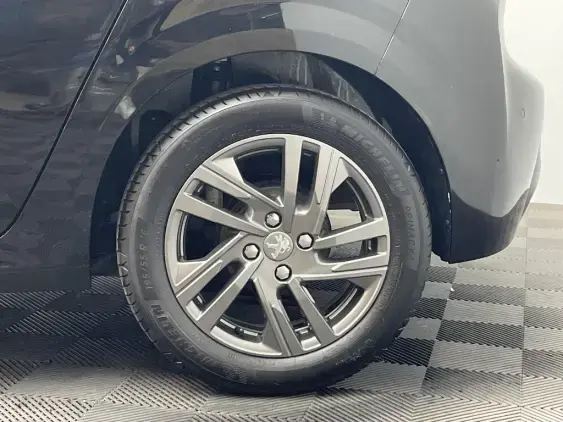 PEUGEOT 208 BUSINESS R II - voiture d'occasion - Photo 21