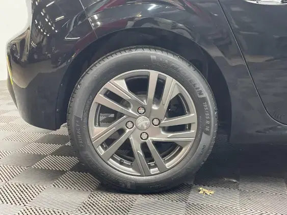 PEUGEOT 208 BUSINESS R II - voiture d'occasion - Photo 22