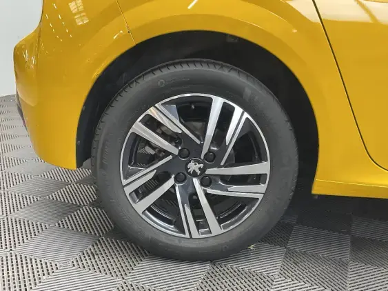 PEUGEOT 208 BUSINESS R II - voiture d'occasion - Photo 22