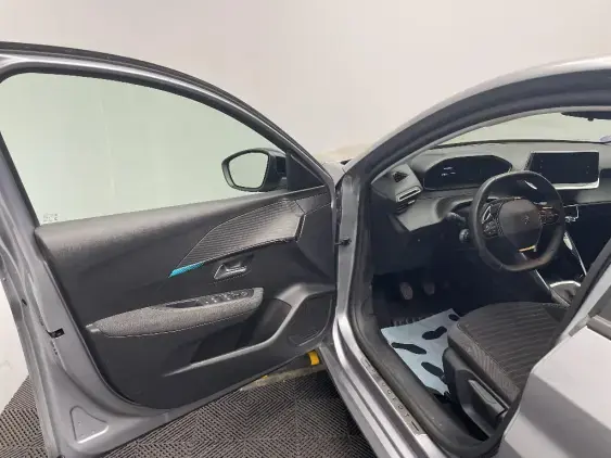 PEUGEOT 208 BUSINESS R II - voiture d'occasion - Photo 18