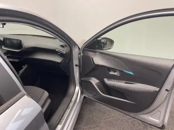 PEUGEOT 208 BUSINESS R II - voiture d'occasion - Photo 19