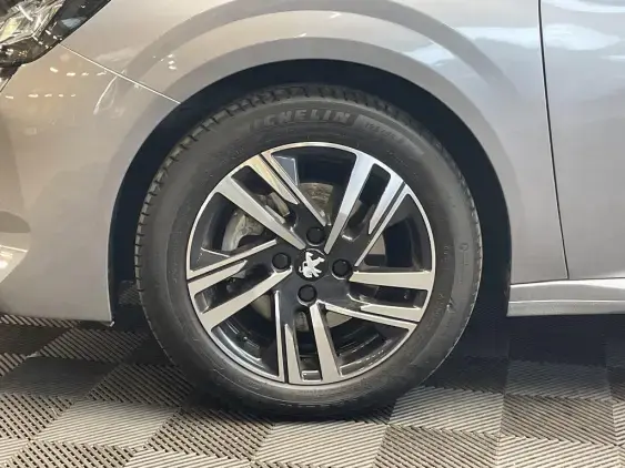 PEUGEOT 208 BUSINESS R II - voiture d'occasion - Photo 21