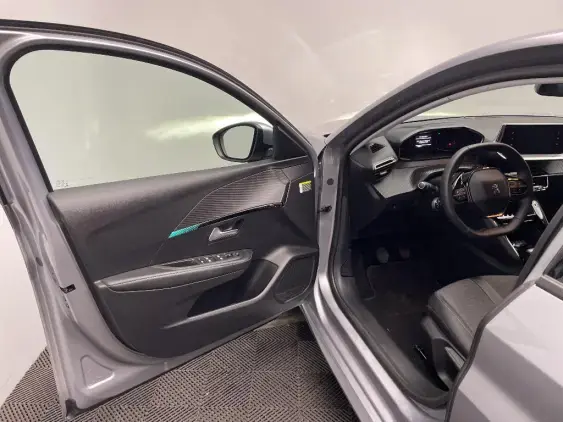 PEUGEOT 208 BUSINESS R II - voiture d'occasion - Photo 18