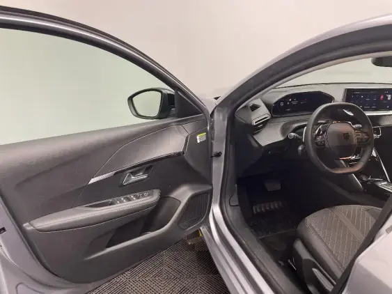 PEUGEOT 208 II - voiture d'occasion - Photo 17