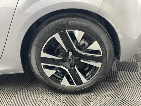 PEUGEOT 208 II - voiture d'occasion - Photo 20