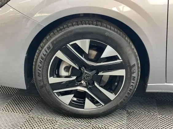 PEUGEOT 208 II - voiture d'occasion - Photo 21