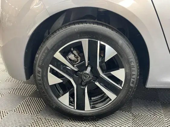 PEUGEOT 208 II - voiture d'occasion - Photo 22