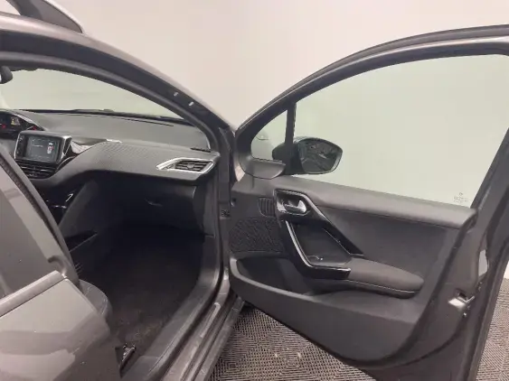 PEUGEOT 2008 - voiture d'occasion - Photo 19