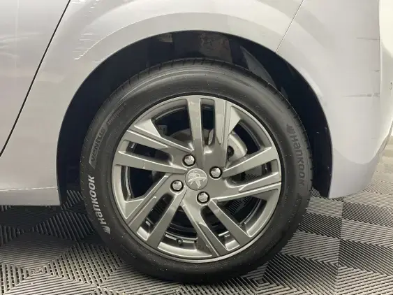 PEUGEOT 208 BUSINESS R II - voiture d'occasion - Photo 21