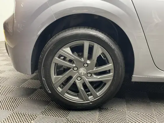 PEUGEOT 208 BUSINESS R II - voiture d'occasion - Photo 22