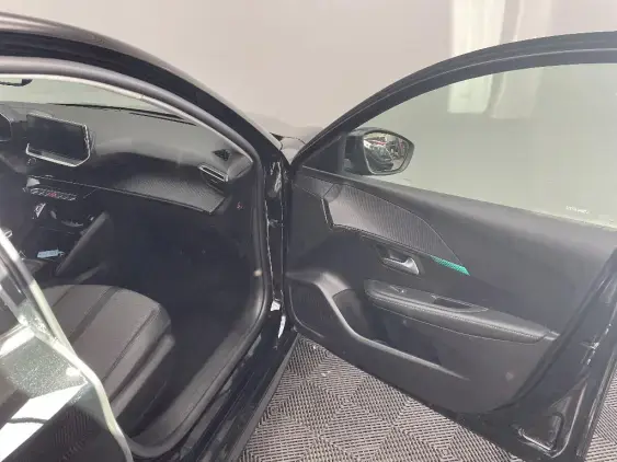 PEUGEOT 208 II - voiture d'occasion - Photo 19