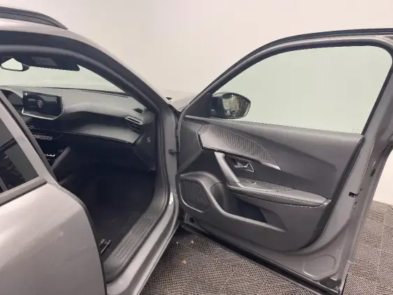 PEUGEOT 2008 II - voiture d'occasion - Photo 18