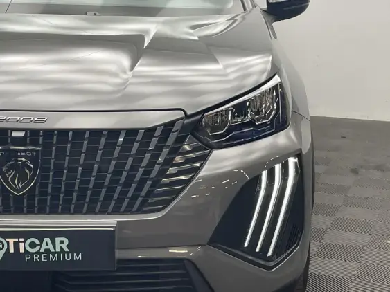 PEUGEOT 2008 II - voiture d'occasion - Photo 19